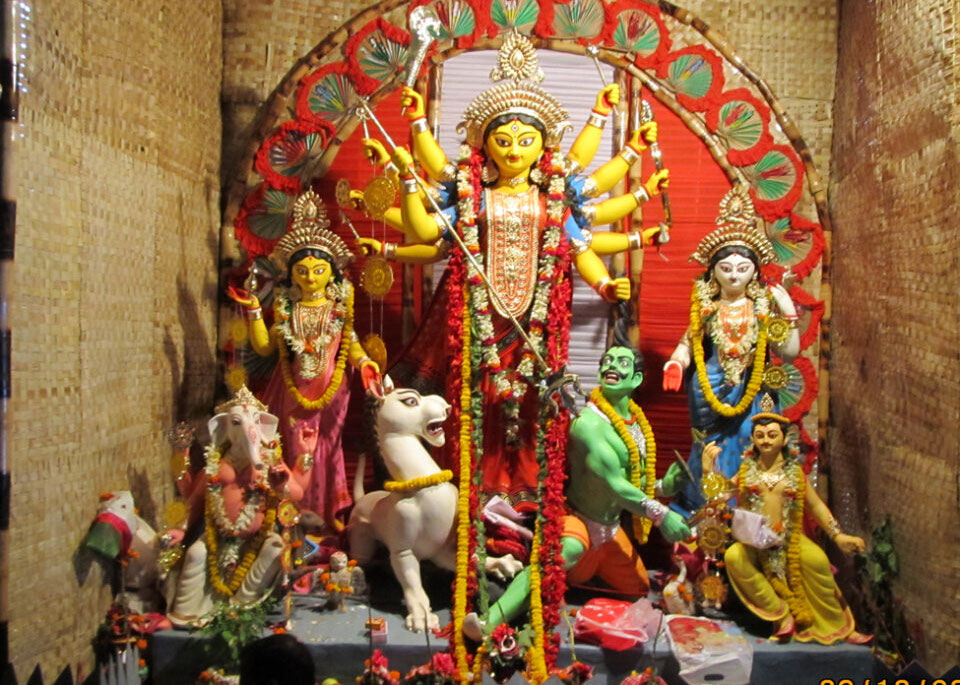 অসুরদলনী দুর্গার উদ্ভব সূত্রের অনুসন্ধান